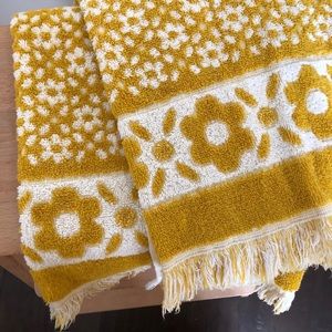 Vintage Cannon Monticello USA Fringed Floral Mustard Yellow Towel